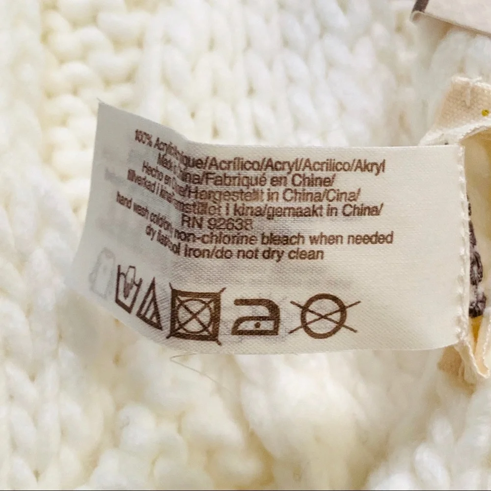 Fossil Gemma White Cable Scarf With Key Charm NEW Classic